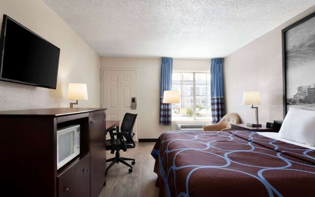 Super 8 by Wyndham Gulfport Biloxi Airport