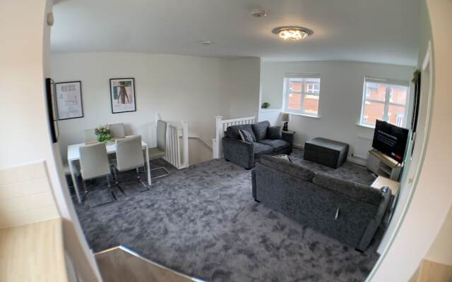 The coach house views netflix sleeps 5