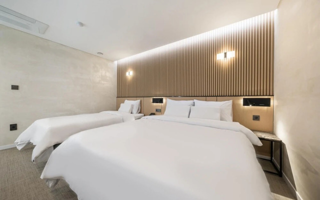 Seocho JS Hotel