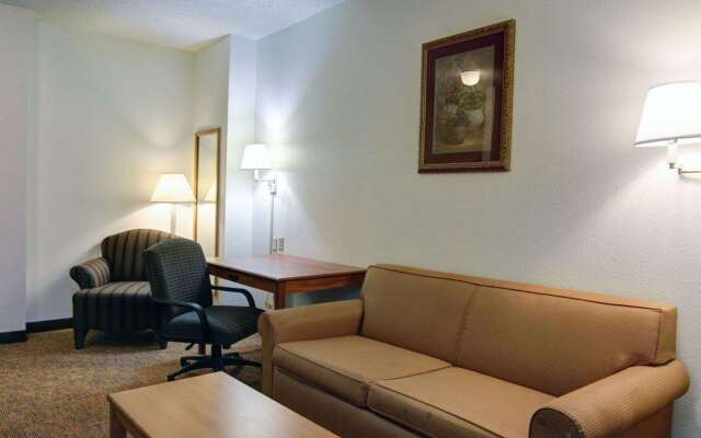Quality Inn & Suites Airport