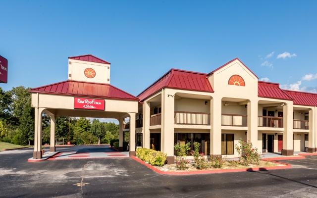 Red Roof Inn & Suites Clinton