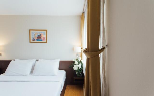 Seasons Siam Hotel