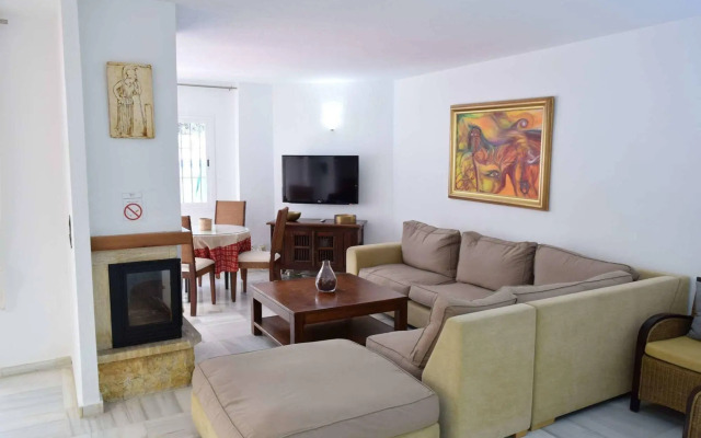 Apartamentos y Casas Serinamar Marbella