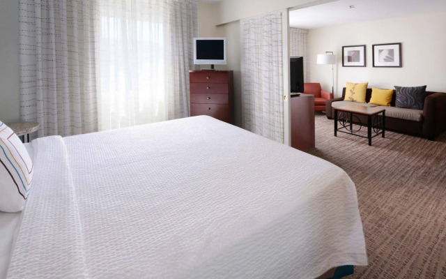 Sonesta ES Suites Dallas Market Center