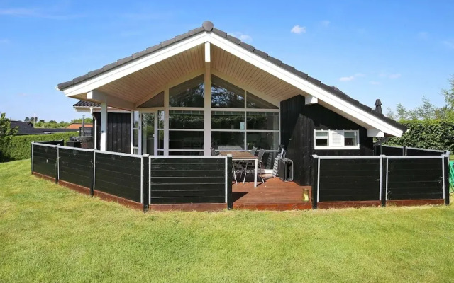 8 Person Holiday Home in Horve-by Traum