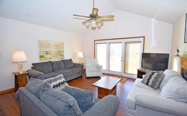 Fountain Road 13701 3 Bedroom Home by RedAwning