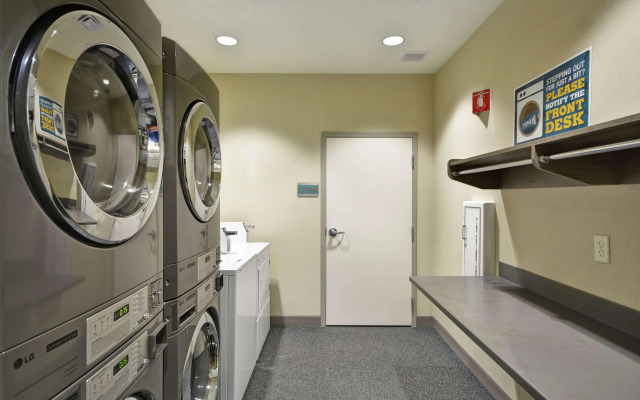 Home2 Suites by Hilton Plymouth, MN