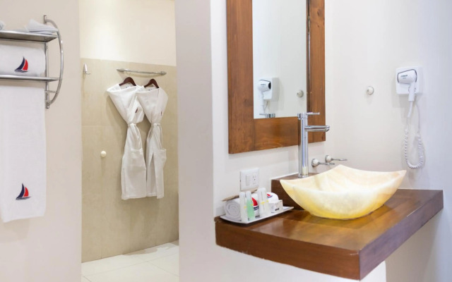 The Westmarine Waterfront Hotel