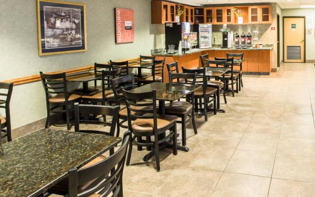 Comfort Suites Wilmington near Downtown