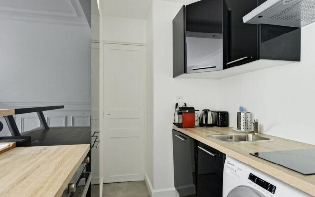 Modern Apartment nr Sacré Coeur for 6p