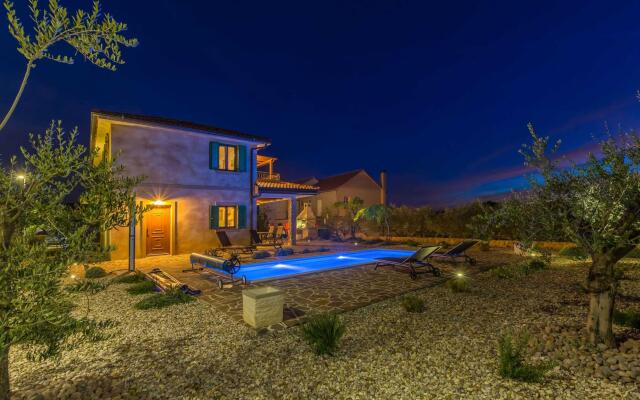 Rustic Villa Viamare