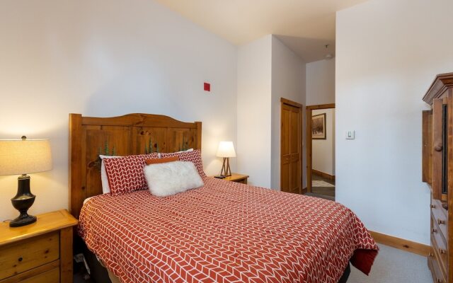 3059 The Timbers 2 Bedroom Condo by RedAwning