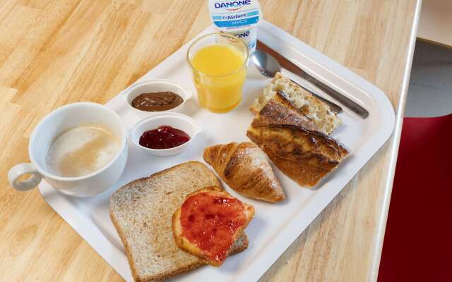 Première Classe La Ville-Du-Bois