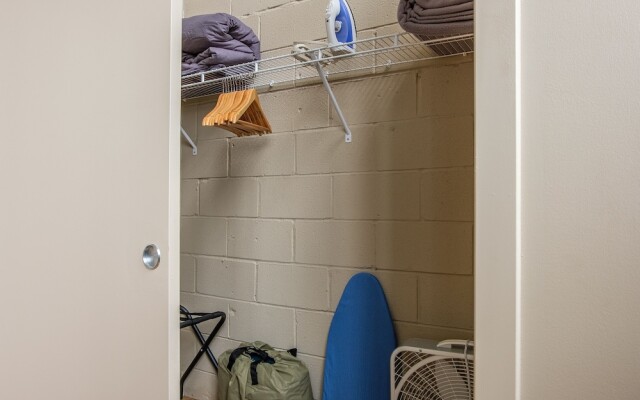 1 & 2 BR Apts w/ Gym, WiFi & Laundry by Frontdesk