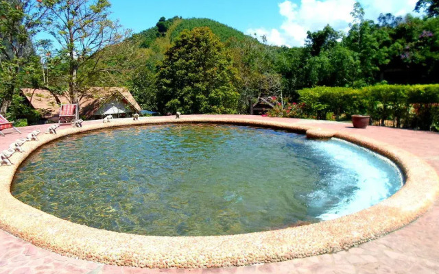 The Cliff and River Jungle Resort