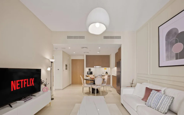 Pink Panther Soft Glam 1BR in Surf 2