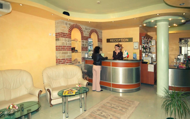 Dionis Hotel
