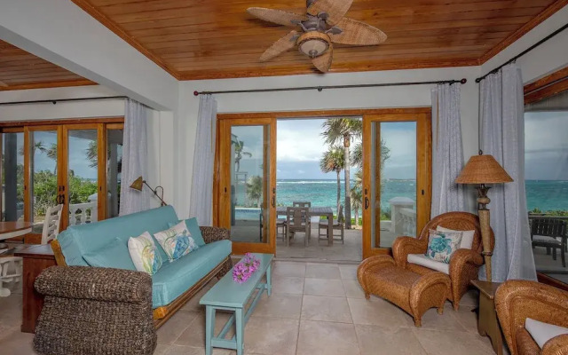 Seven Palms Serenity: Beachfront Oasis