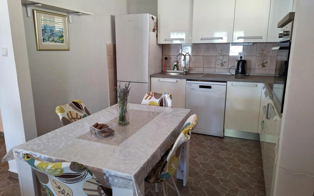 Villa Vesna, 70m from beach