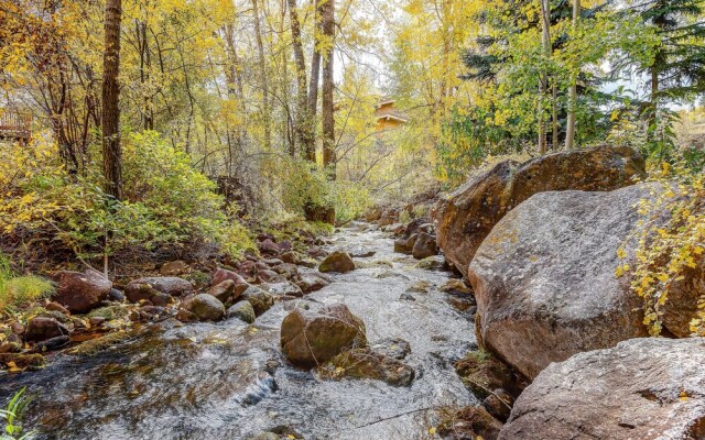Spacious Condo - Walk to Shuttle
