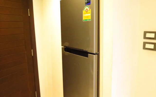 Pool Front Sexy Studio Fully Furnished Apartment