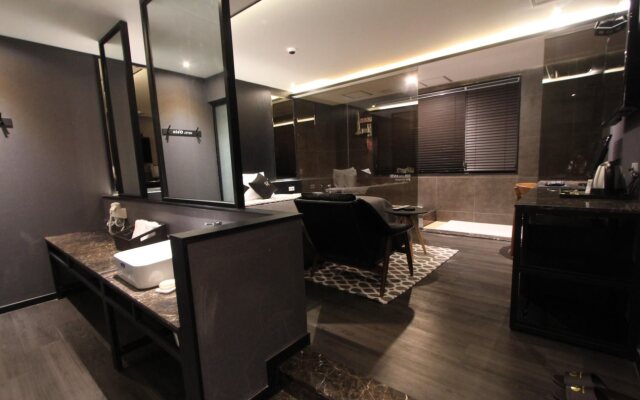 Brown Dot Hotel Beomil