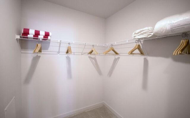 Spectacular Apartments by BCA Furnished Apts
