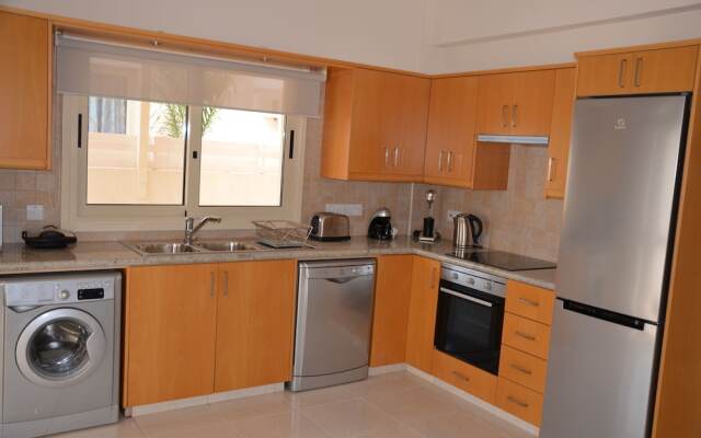 Anthorina Villa 13