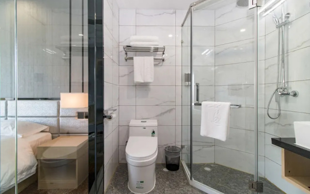 Ease Cloud Hotel