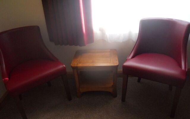 Riverside Caravan & Camping Park