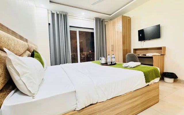 Sky Hotel