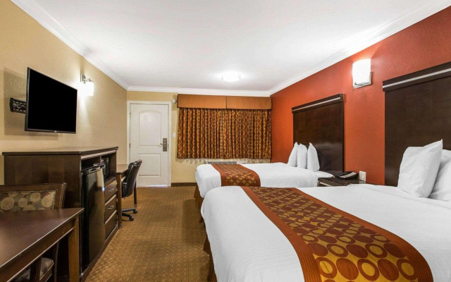Rodeway Inn & Suites Corona