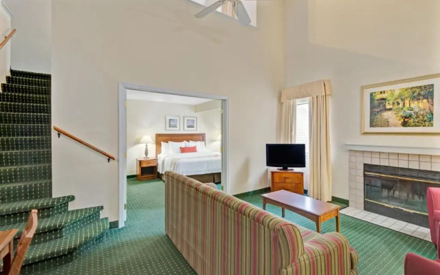 Residences at Daniel Webster