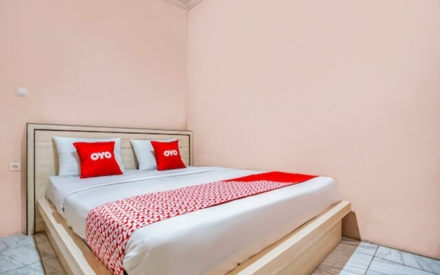 OYO 2974 Penginapan Roma 88