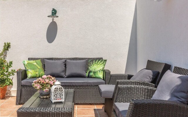 Amazing Home in Tucepi With Wifi and 2 Bedrooms