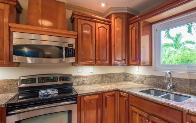 Belizean Cove Estates