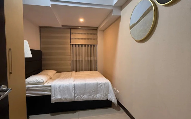 Room-executive Suites 4 Bedroom Condo Up