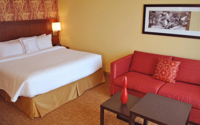 Courtyard by Marriott Evansville East