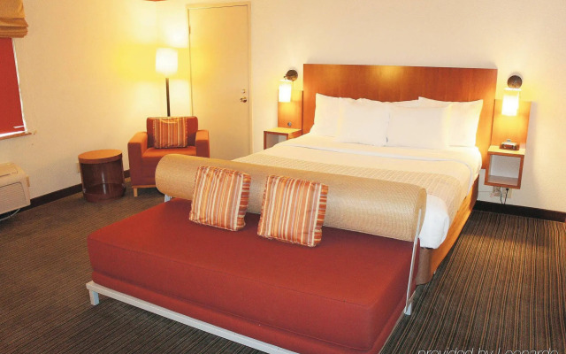 Spark by Hilton Savannah Midtown