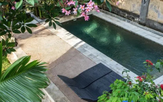 2BR DELUXE STUDIO+private pool in 75 from surfspot — hotel in Lalanglinggah