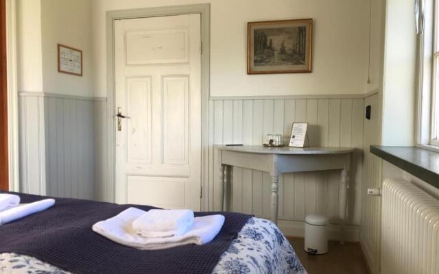 Mellby 11 Bed And Breakfast