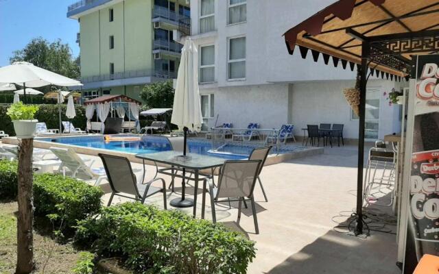 Azuro Aparthotel Sunny Beach