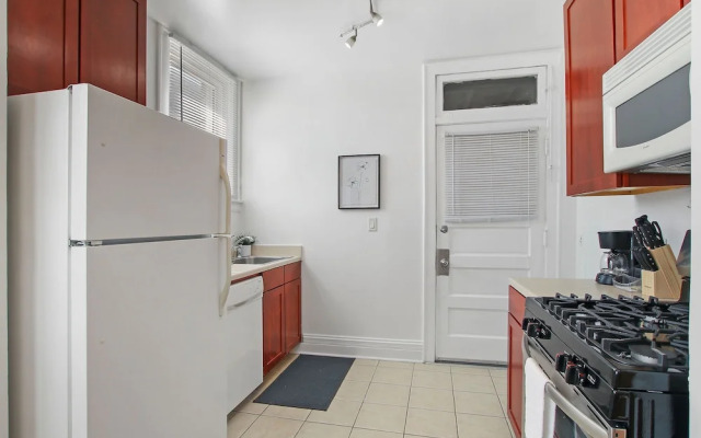 Ideal 1BR Apt - Cullom C2