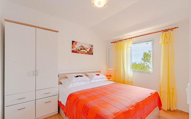 Stunning Home in Prigradica With Wifi and 4 Bedrooms