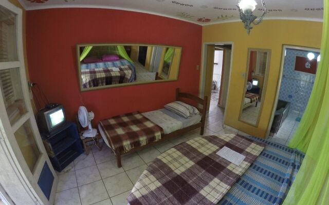 Golfinho Tropical Hostel e Pousada