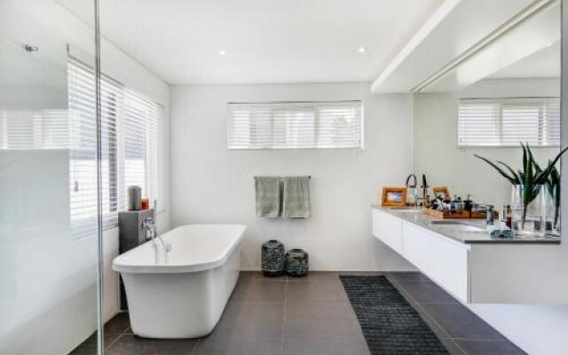 Jo Leo House by Totalstay