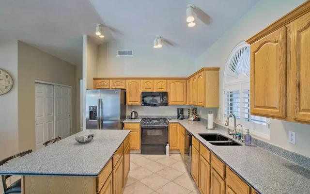 Chandler Retreat w/ Pool, Hot Tub & Grill!
