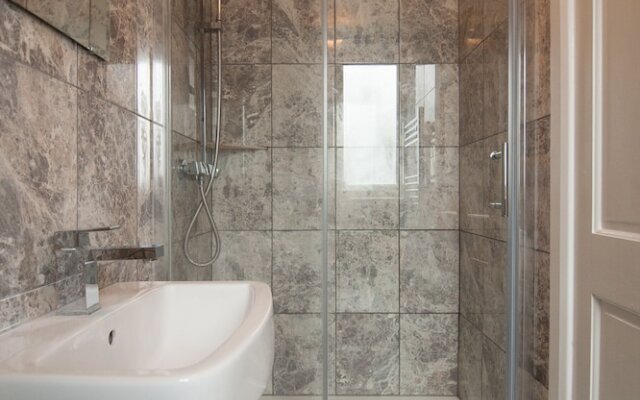 Courthouse Apartments