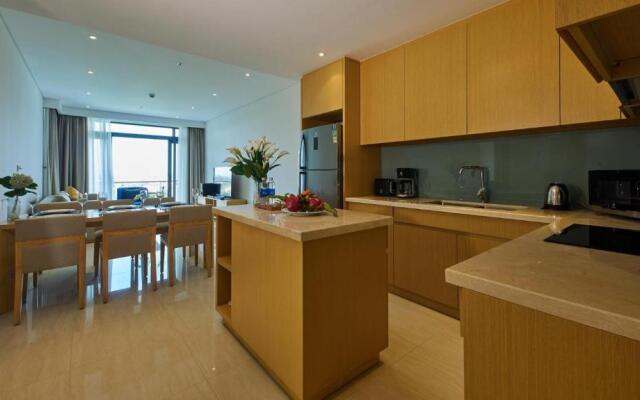 4 Season Apartments