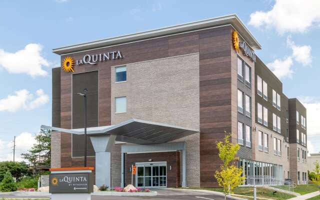 La Quinta Inn & Suites by Wyndham Bloomington